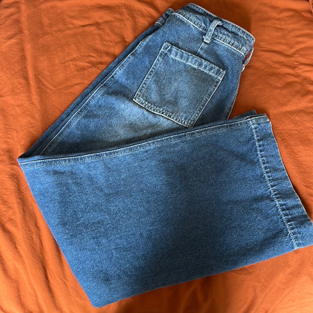High waisted Mio Muse Wide leg pants!